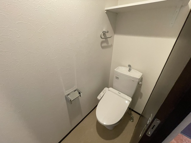 トイレ　※同施工会社のイメージ写真※
