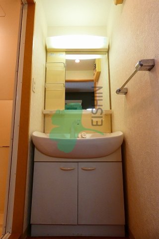 洗面設備　シンプルで使いやすい洗面台です！
