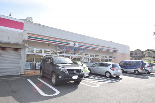 コンビニ　セブンイレブン横浜深谷町店（コンビニ）まで795m