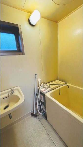 バス・シャワールーム　別部屋反転間取の写真となります。参考にご覧くださいませ。