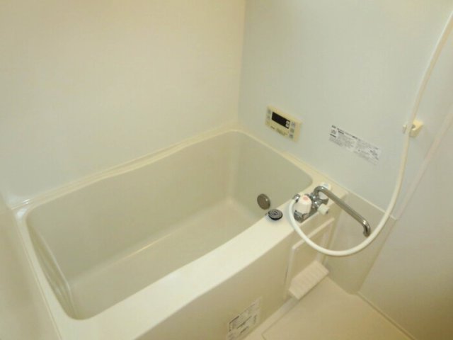 バス・シャワールーム　※同タイプの部屋写真です