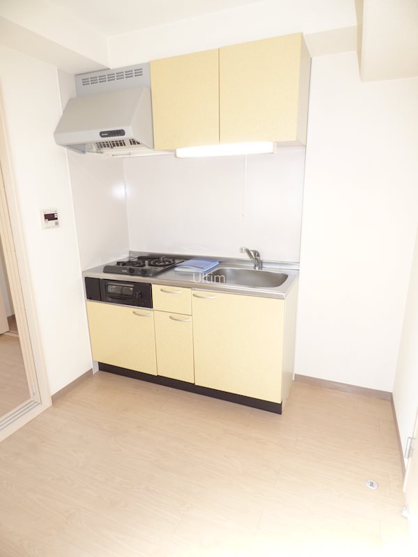 キッチン　別部屋のお写真です。ご参考までに！