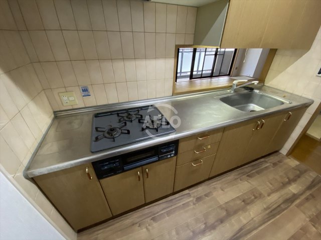 キッチン　パークヒルズゼンボー大手前　3口ガスシステムキッチン