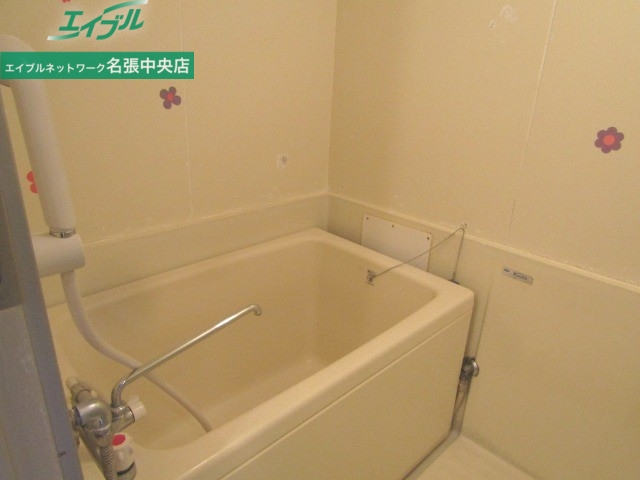 バス・シャワールーム　同物件別部屋です
