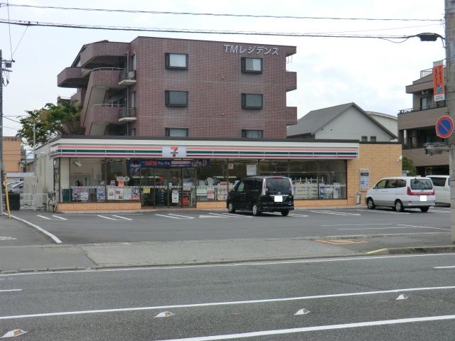 コンビニ　セブンイレブン（コンビニ）まで500m