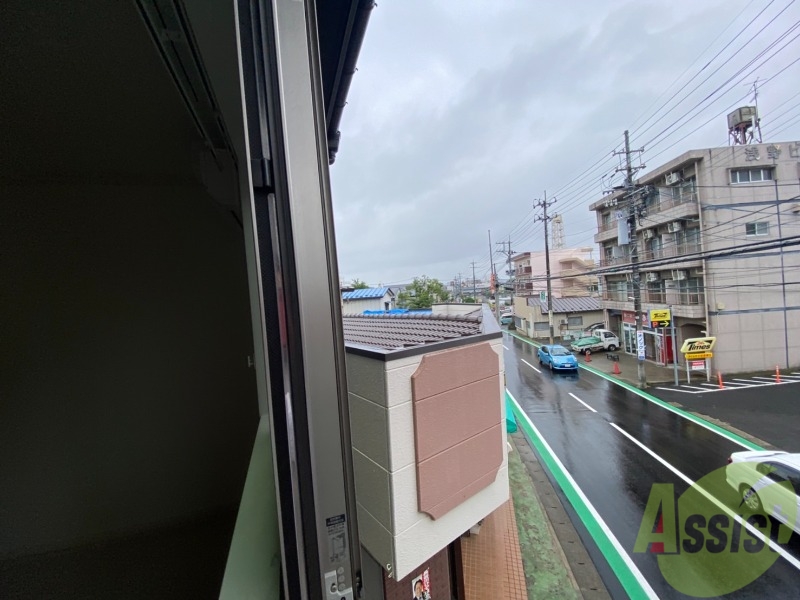 バルコニー　ルコニーはありませんので洗濯物は工夫して干しましょう。