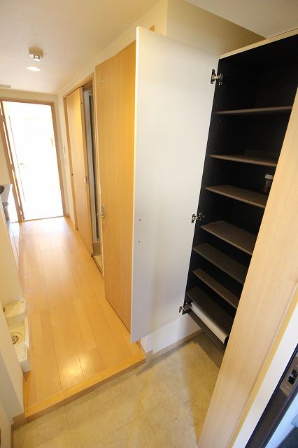玄関　別の部屋の写真です
