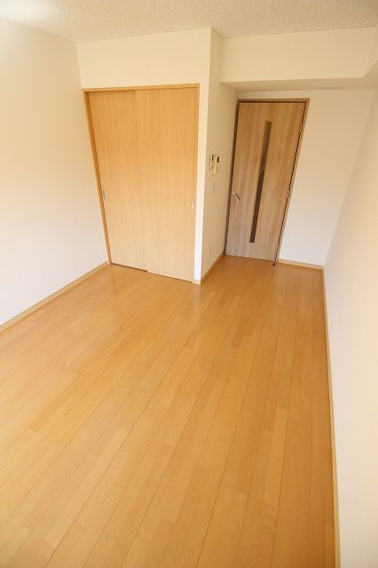 居室・リビング　別の部屋の写真です