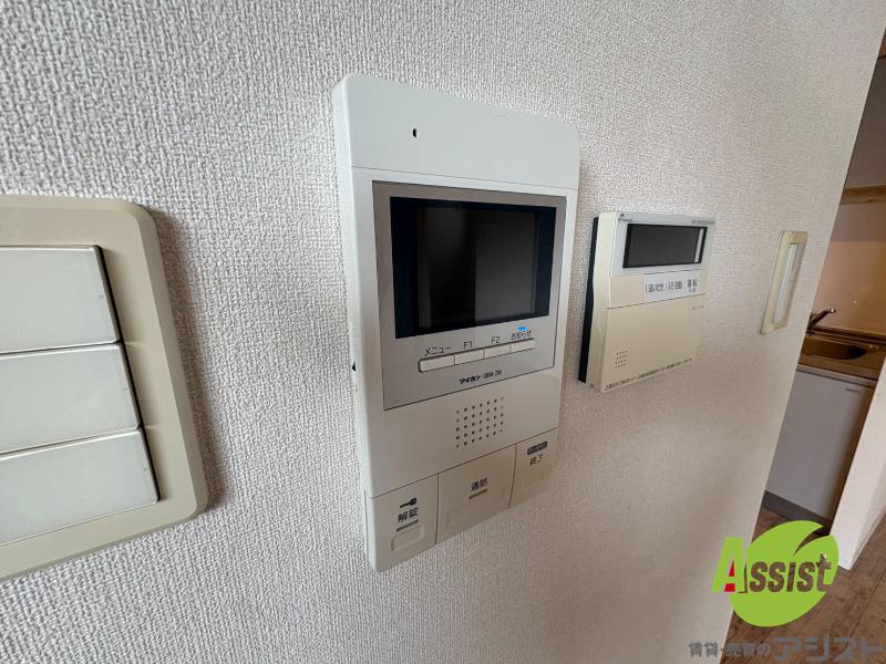 セキュリティ　ＴＶモニター付インターホンです。来客者の顔が見えるので安心！