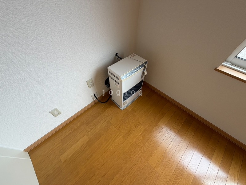 その他設備　冬はあったか石油ストーブです。