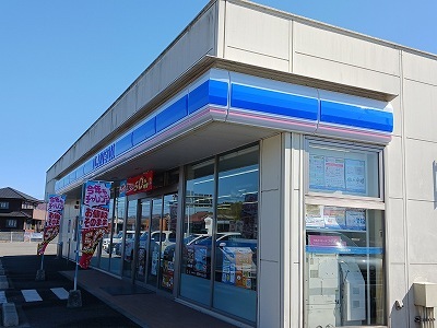コンビニ　ローソン板野町犬伏店様（コンビニ）まで650m