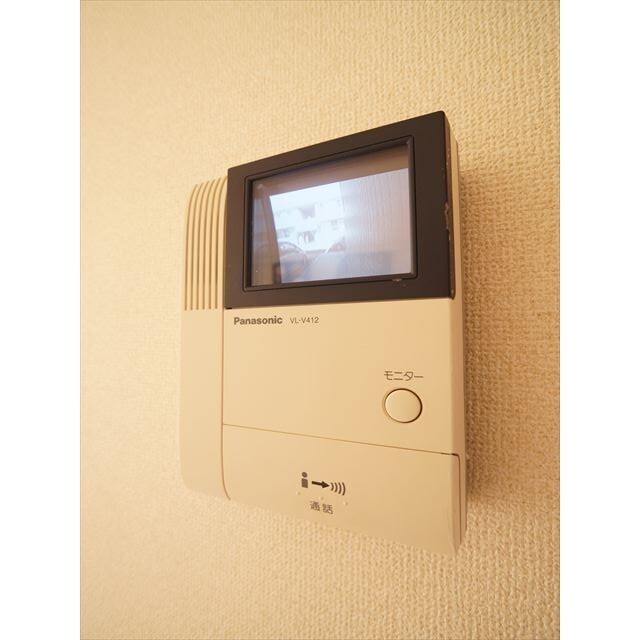 セキュリティ　ＴＶモニターホンで訪問者をモニター越しに確認できます♪