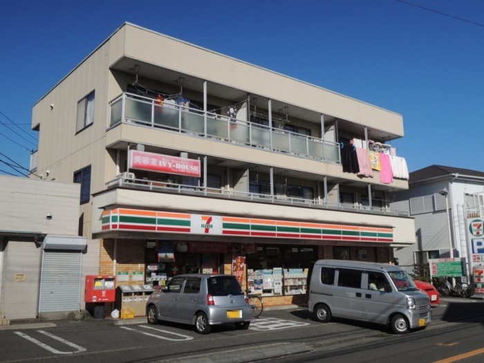 コンビニ　セブンイレブン鎌倉岩瀬北店（コンビニ）まで700m