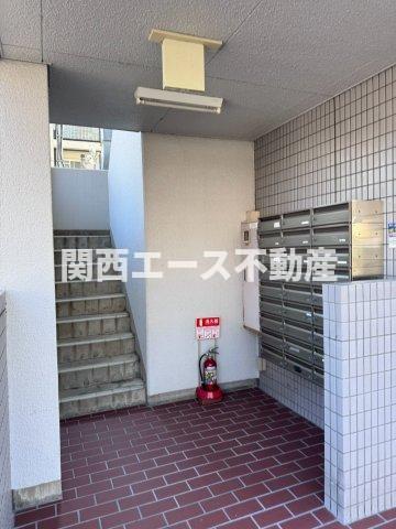 野崎駅前ビルの外観写真