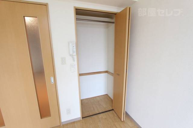 収納　大きめのクローゼットです。