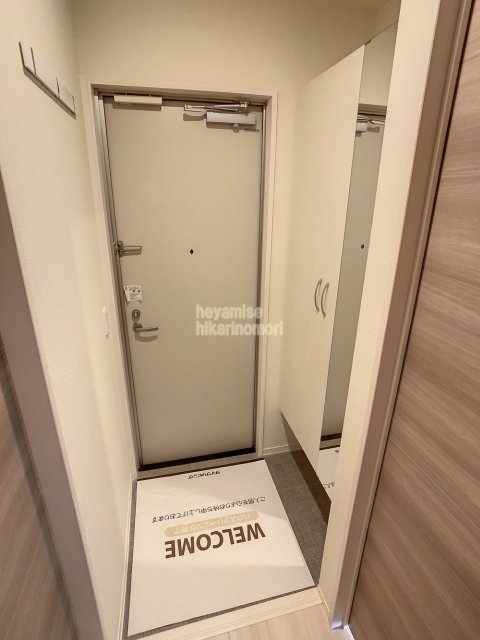 玄関　写真は別号室