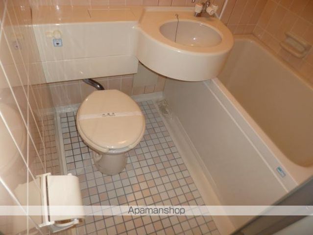 地下鉄谷町線 中崎町駅 徒歩4分 9階建 築38年のトイレ写真