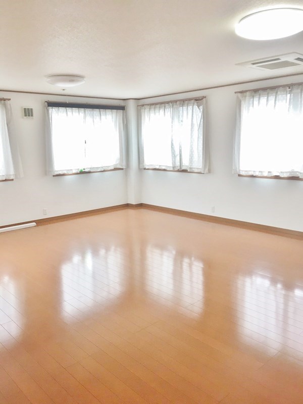 京急本線 追浜駅 徒歩5分 3階建 築20年の居間写真