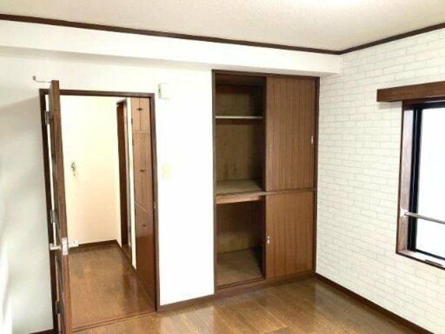 京王相模原線 京王永山駅 徒歩12分 4階建 築39年の居間写真
