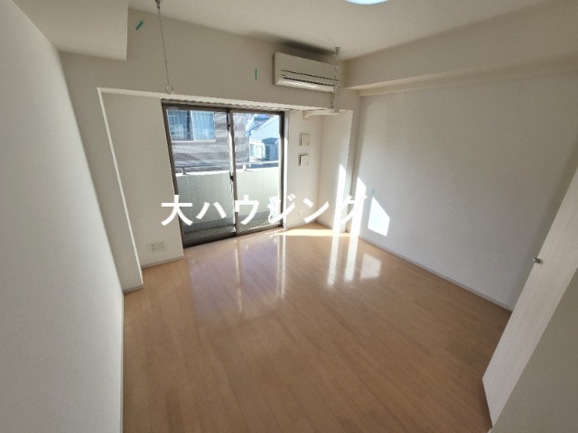 プレール・ドゥーク品川西大井の居間写真