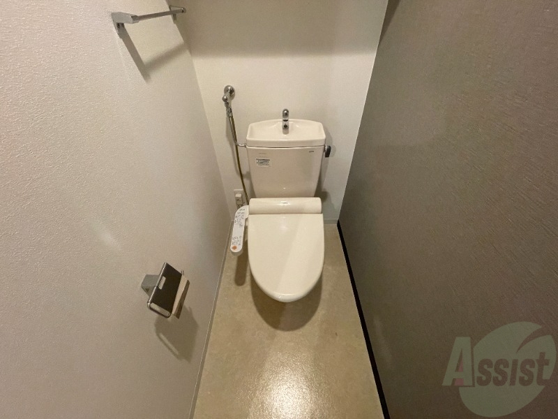 トイレ　ウォシュレット機能がついたトイレです。安心して使用できます。