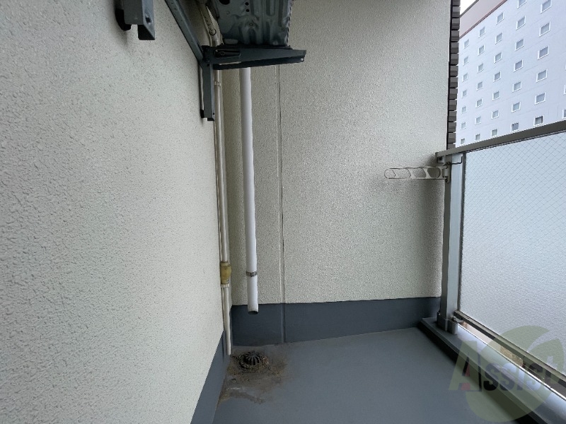 バルコニー　こちらはバルコニー。洗濯物が干せるようになっています。