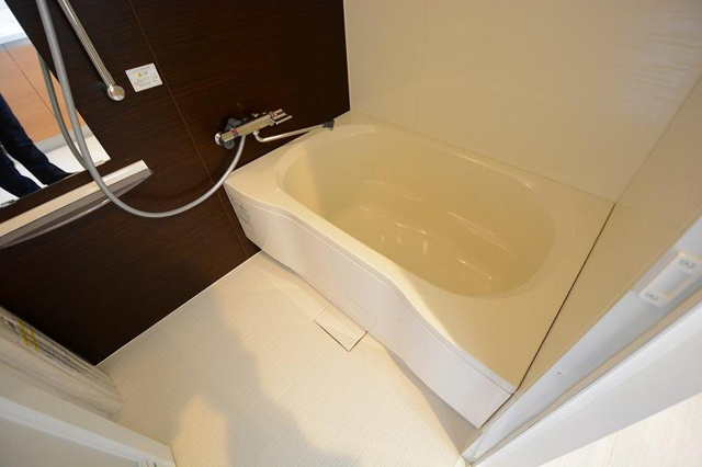 バス・シャワールーム　浴室乾燥機付きで便利です♪