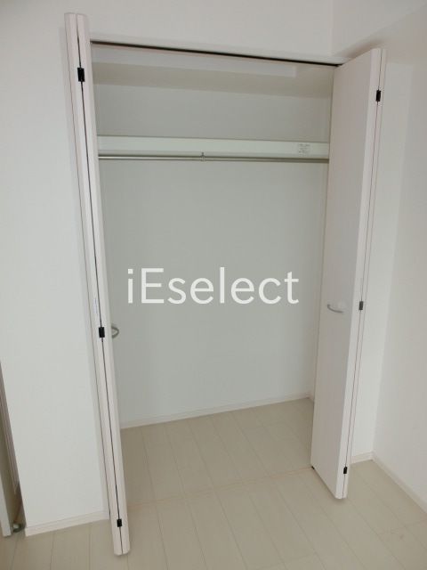 収納　奥行のあるクローゼットです