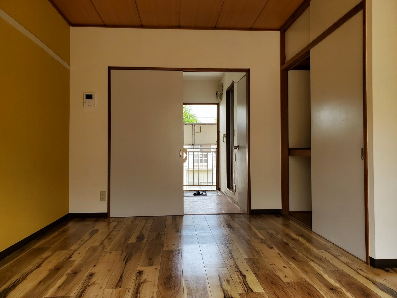 居室・リビング　7帖の居室。オシャレな感じにリフォーム済みです♪