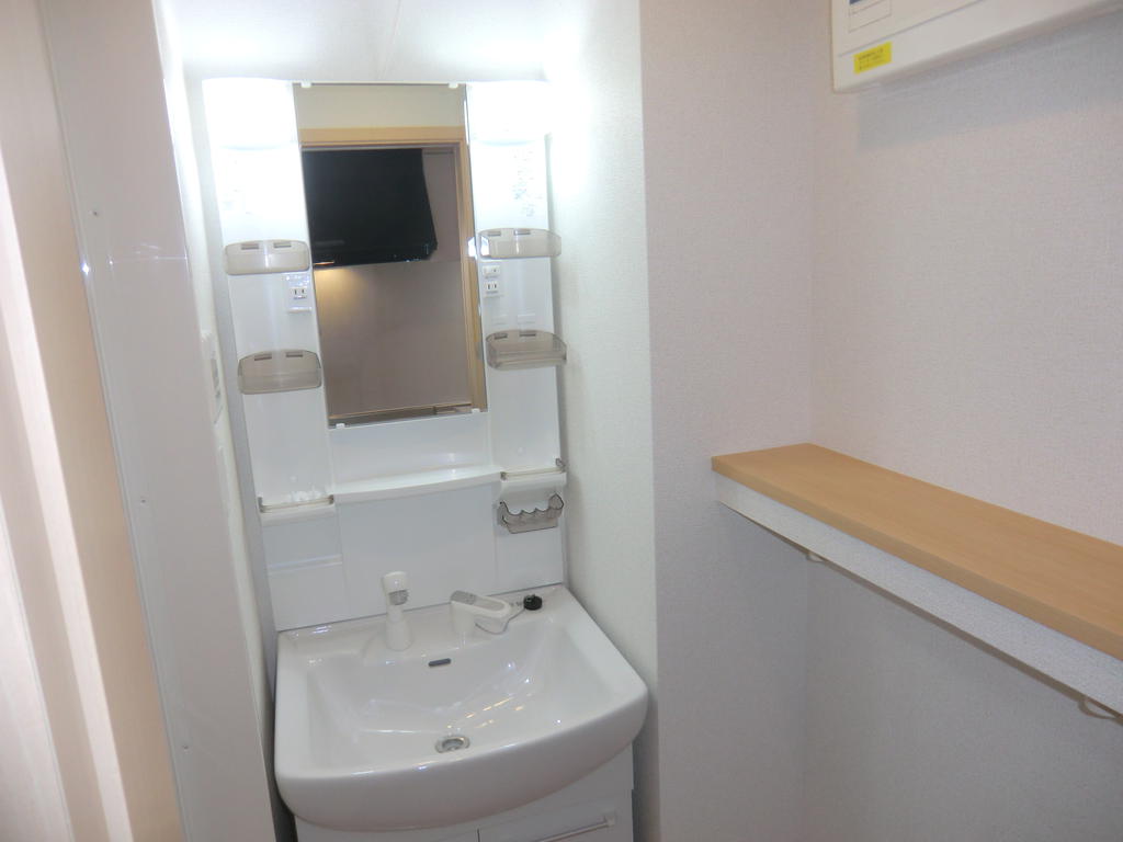 洗面設備　シャワー付洗面台