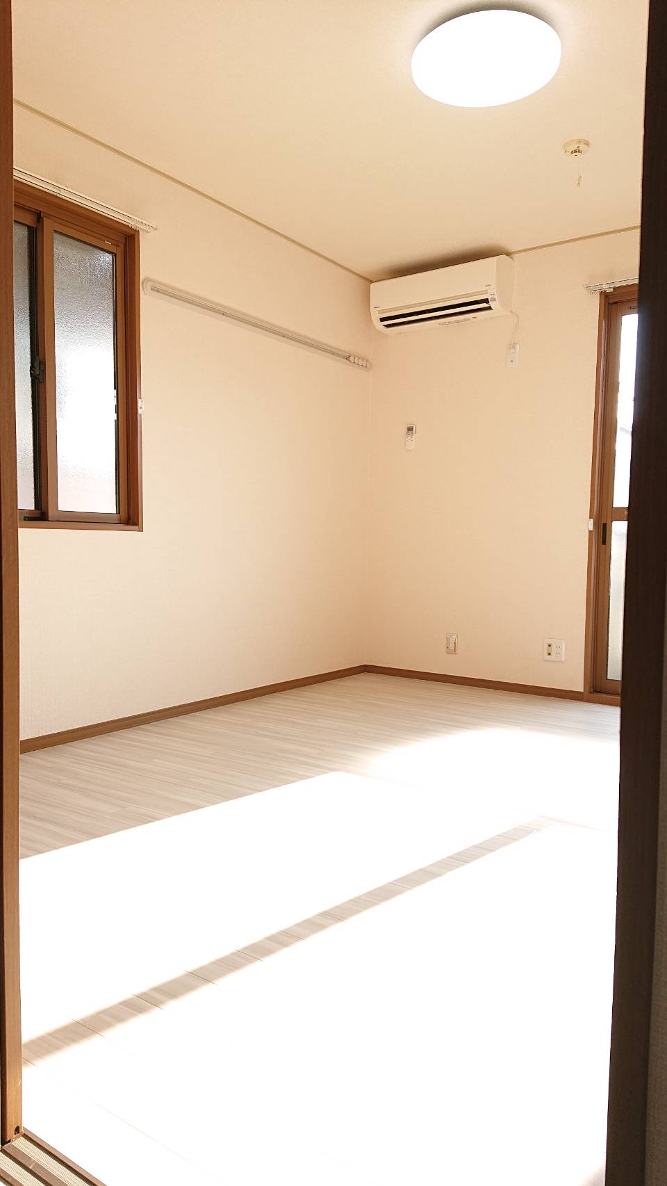 居室・リビング　日がよく入って明るい♪