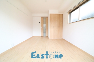 居室・リビング　7.7帖の洋室