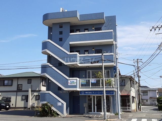 茅ヶ崎市汐見台のマンションの建物外観