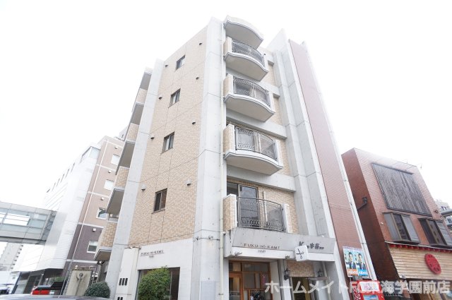 熊本市中央区本荘のマンションの建物外観