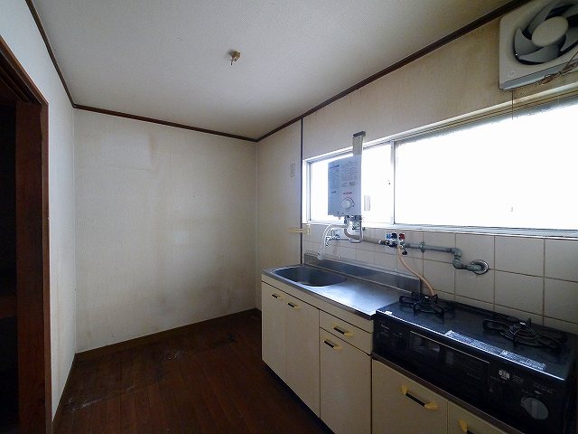 居室・リビング　ゆったりとしたキッチンスペース