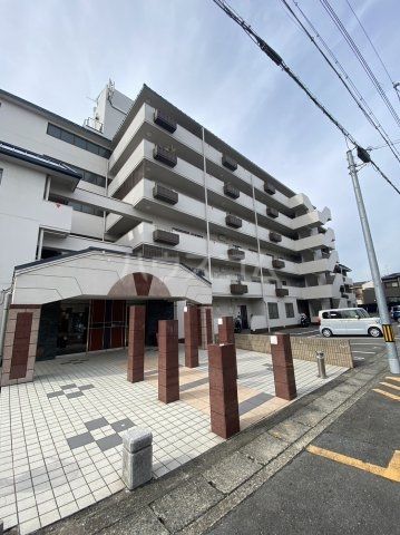 京都市西京区桂池尻町のマンションの建物外観