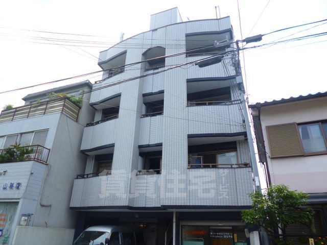 京都市山科区北花山中道町のマンションの建物外観