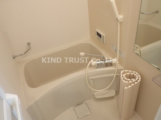 バス・シャワールーム　落ち着いた空間のお風呂です