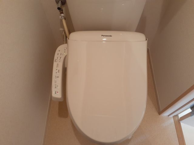 【福井市開発のアパートのトイレ】