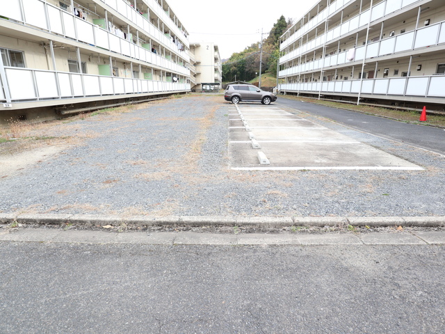 【倉敷市福田町浦田のマンションの駐車場】