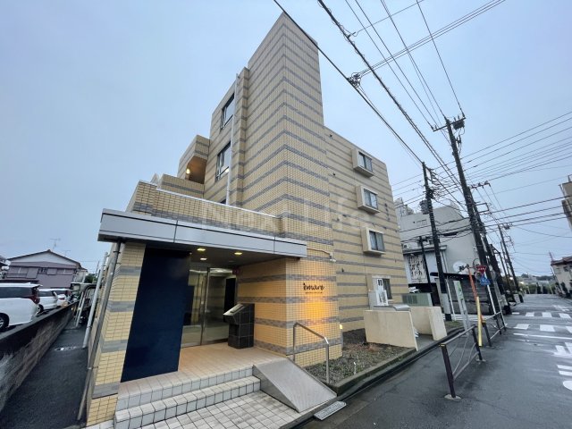 エマーレ新川崎の建物外観