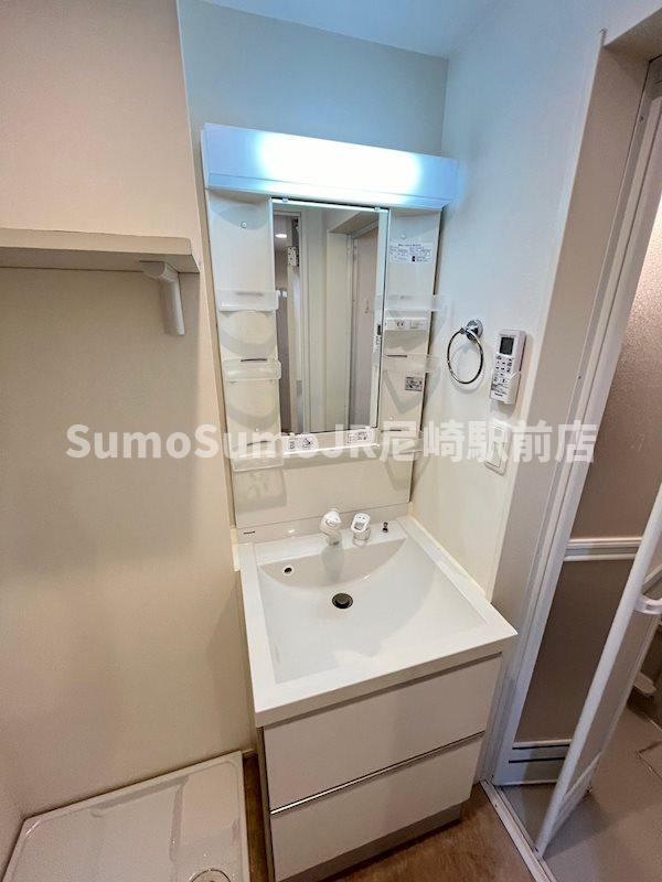 洗面設備　独立洗面台です