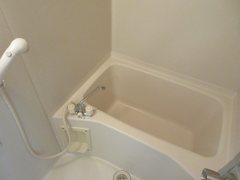 バス・シャワールーム　別号室(303号室参照)