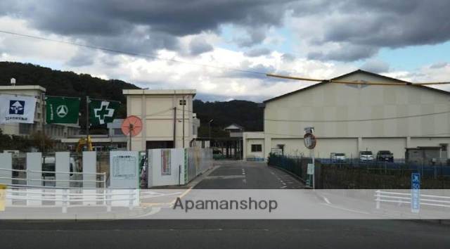 小学校　浜坂小学校（小学校）まで1658m