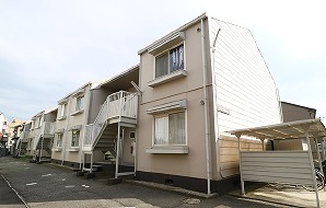 加古川市平岡町新在家のアパートの建物外観