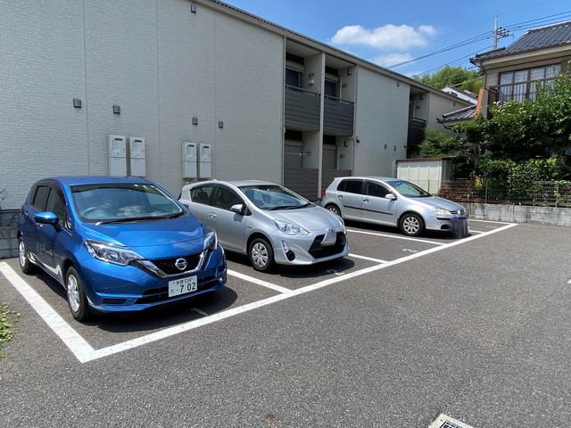 【クレイノフェリーチェ大蔵の駐車場】