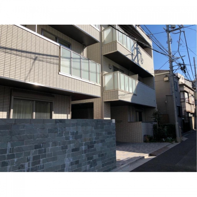 August Gardenの建物外観