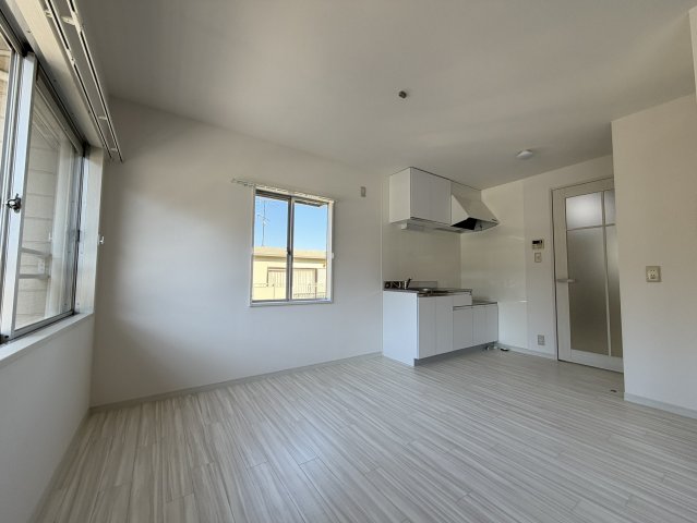 居室・リビング　同一間取りの別のお部屋の写真となります。