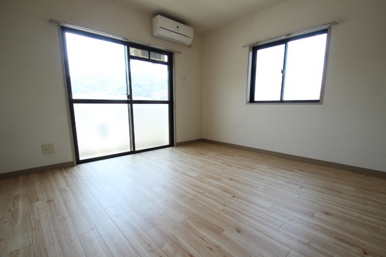 居室・リビング　※別部屋の写真です