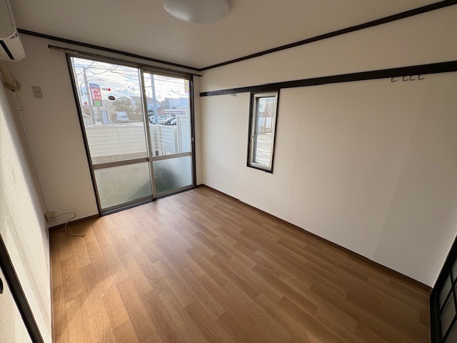 クレスト荘園の居間写真